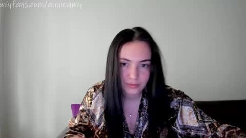 Annie online show from 04/15/26, 01:40