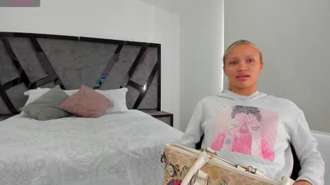 Annie and Stefan online show from 01/22/25, 12:49