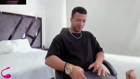 Annie and Stefan online show from 11/25/25, 02:50