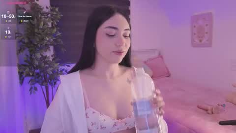 Cassandra online show from 11/08/25, 06:02