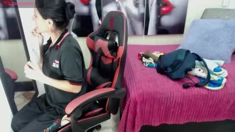Snapshot of anniee_x chatting on 03/04/25, 12:44 Anniee online show from 03/04/25, 12:44