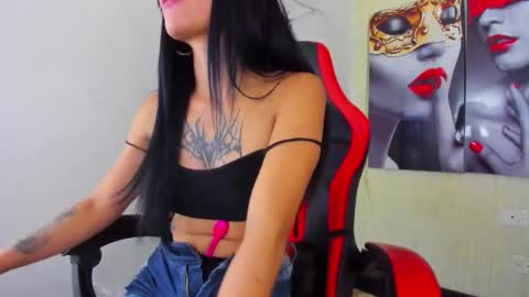 Snapshot of anniee_x chatting on 09/20/25, 02:40 Anniee online show from 09/20/25, 02:40