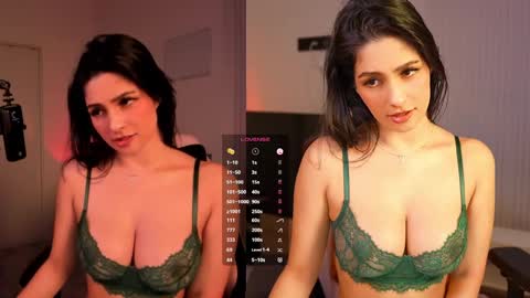 Snapshot of annieguzman_ chatting on 02/23/25, 03:13 Annie FREE TRIAL IN BIO online show from 02/23/25, 03:13