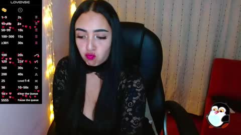 Snapshot of anniehh_ chatting on 01/22/25, 05:59 Annie Independent model Hello all offline tokens are appreciated thank you for your support.33 online show from 01/22/25, 05:59
