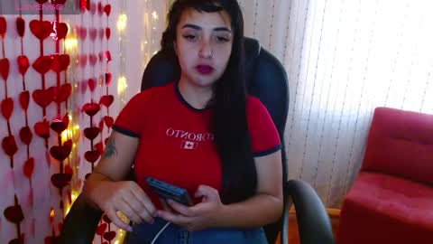 Snapshot of anniehh_ chatting on 03/12/25, 07:06 Annie Independent model Hello all offline tokens are appreciated thank you for your support.33 online show from 03/12/25, 07:06