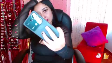   Annie  Independent model Hello all offline tokens are appreciated  thank you for your support.33 online show from 11/20/25, 11:43