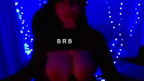 Snapshot of anniehh_ chatting on 05/05/26, 10:12 Annie Independent model Hello all offline tokens are appreciated thank you for your support.33 online show from 05/05/26, 10:12
