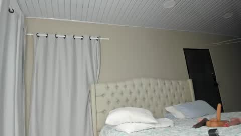 Snapshot of anniekk chatting on 07/20/26, 01:53 Dulce candyxxx online show from 07/20/26, 01:53