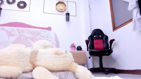 Annie online show from 02/01/25, 08:26