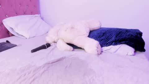 Annie online show from 02/24/25, 01:10