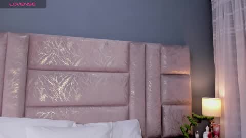 Annie online show from 11/16/25, 01:06