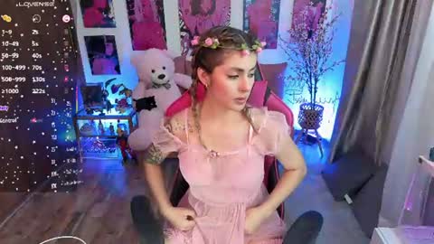 Annie FROM 8AM TO 4PM CDT online show from 06/19/26, 08:12