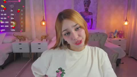 Snapshot of anniita_ chatting on 12/20/24, 03:47 VIVIANNA online show from 12/20/24, 03:47