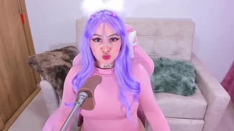 Snapshot of annika_03 chatting on 12/25/24, 01:20 Gise. online show from 12/25/24, 01:20