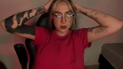 Annika online show from 11/06/25, 11:59