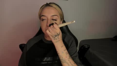 Annika online show from 11/30/25, 03:21