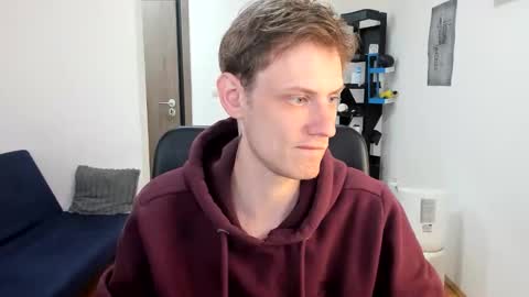    online show from 10/02/25, 01:18