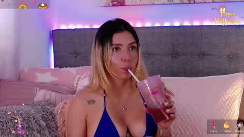 Antonella Lee online show from 10/25/25, 07:08