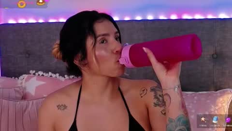 Antonella Lee online show from 11/25/25, 07:58