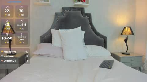 Anntonia Woods  online show from 12/21/24, 04:25