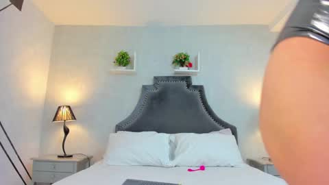 Anntonia Woods  online show from 12/23/24, 01:13