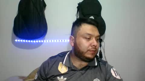 lion kennedy independent model moderator online show from 10/23/25, 03:06