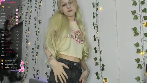 Snapshot of anny_0luv chatting on 12/17/25, 05:52 annymeow online show from 12/17/25, 05:52