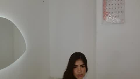 Snapshot of anny_20_x_ chatting on 08/08/26, 01:19 Anny online show from 08/08/26, 01:19