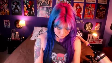 Snapshot of anny_cross chatting on 01/14/25, 02:19 Paty online show from 01/14/25, 02:19