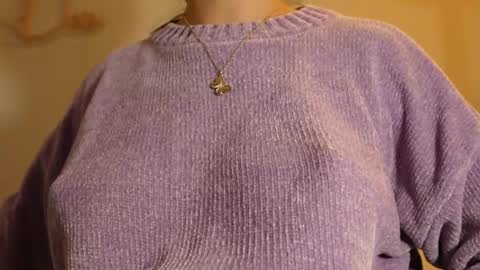 Snapshot of anny_dee chatting on 10/05/25, 04:33 Anny online show from 10/05/25, 04:33