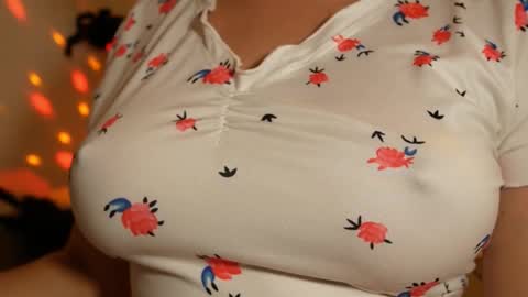 Snapshot of anny_dee chatting on 10/24/25, 04:20 Anny online show from 10/24/25, 04:20