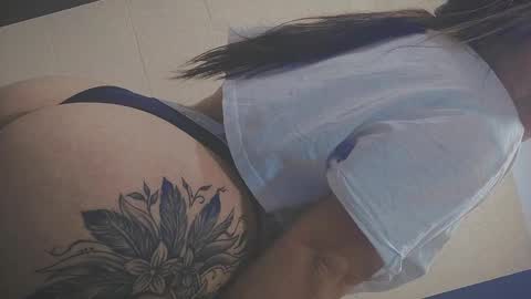 Snapshot of anny_louis chatting on 01/04/25, 04:33 ANNY LOUIS online show from 01/04/25, 04:33