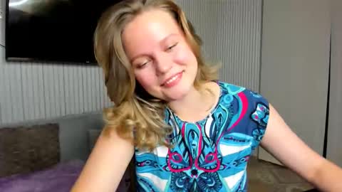 Snapshot of anny_love_you chatting on 10/18/25, 06:41 anny_love_you online show from 10/18/25, 06:41