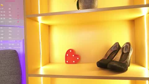 Ana online show from 11/15/25, 12:02