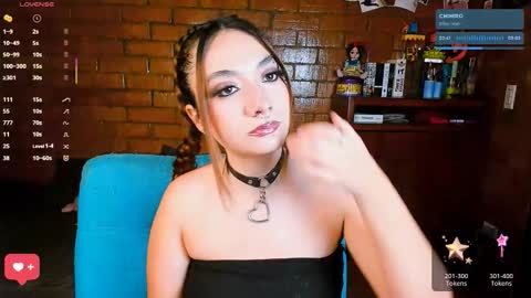 Anny  IG online show from 11/25/25, 03:28