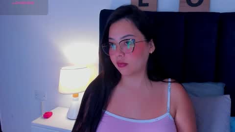 Snapshot of annye01_ chatting on 01/13/26, 01:16 anny online show from 01/13/26, 01:16