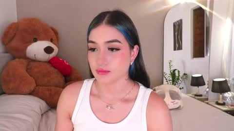    online show from 11/10/25, 04:33