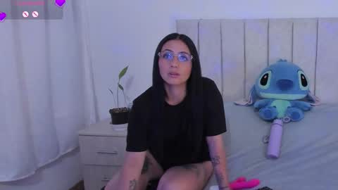 Anny online show from 11/21/25, 10:19