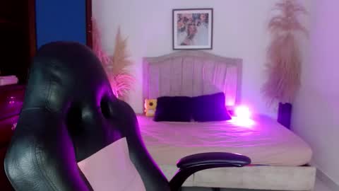 Snapshot of annyrusso chatting on 02/09/26, 04:55 annyrusso online show from 02/09/26, 04:55