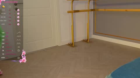 AnnySue online show from 11/08/25, 05:18