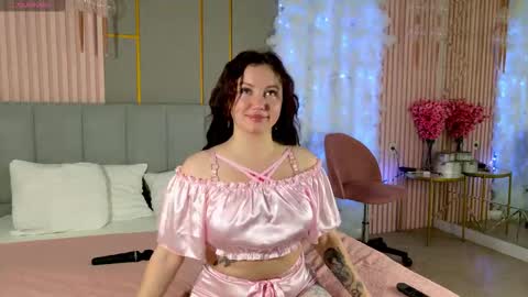 AnnySue online show from 12/05/25, 05:16