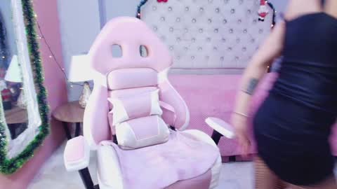 Snapshot of annyxhot chatting on 12/18/24, 11:24 AnnyXhot online show from 12/18/24, 11:24