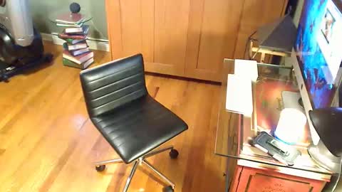 Snapshot of anoaklawnguy chatting on 04/19/26, 02:05 anoaklawnguy online show from 04/19/26, 02:05