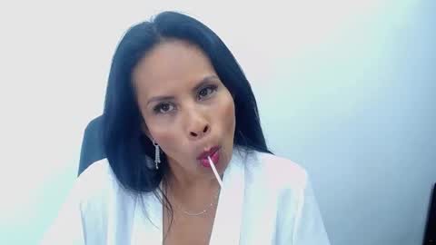 Anthonelaa   online show from 03/06/25, 10:15