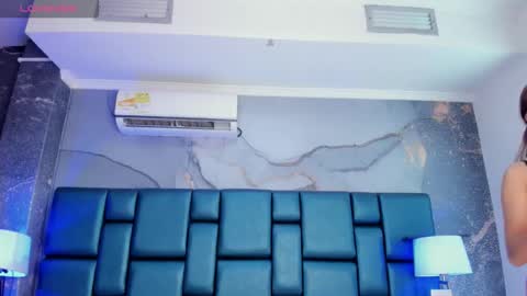 anthonelaDuque online show from 11/28/25, 12:19