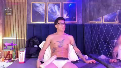 Snapshot of anthony_hotxx chatting on 05/17/26, 08:05 Anthonyy online show from 05/17/26, 08:05