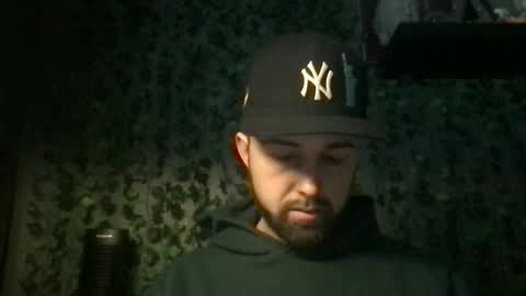 Ant online show from 11/29/25, 02:20