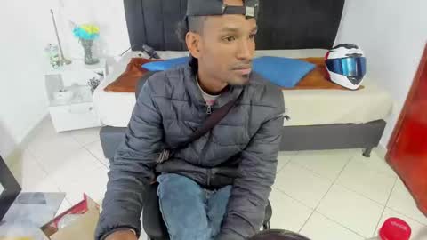 Snapshot of anthoy_wayans chatting on 02/11/25, 12:17 online show from 02/11/25, 12:17