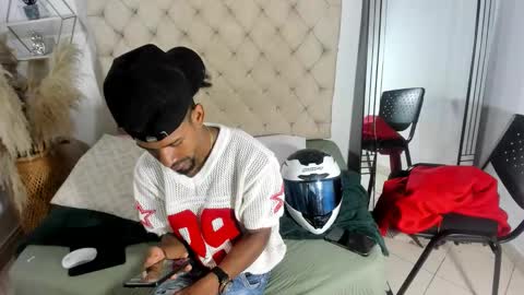 Snapshot of anthoy_wayans chatting on 09/25/25, 11:52 online show from 09/25/25, 11:52