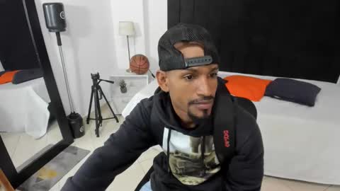 Snapshot of anthoy_wayans chatting on 10/05/25, 11:57 online show from 10/05/25, 11:57